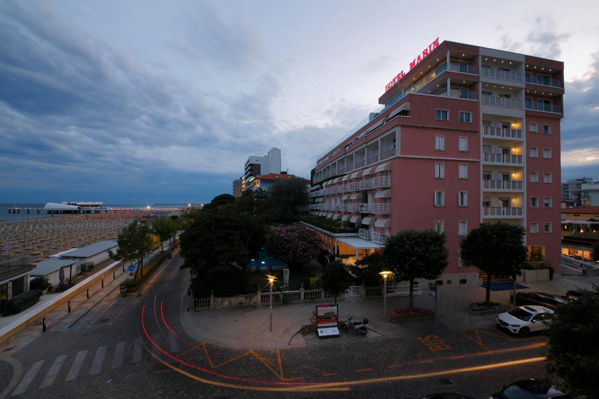 Grande Albergo Marin Линьяно-Саббьядоро Экстерьер фото